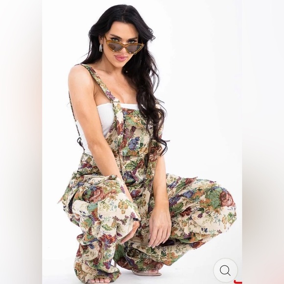 Floral Print Jumpsuit - Picture 2 of 2